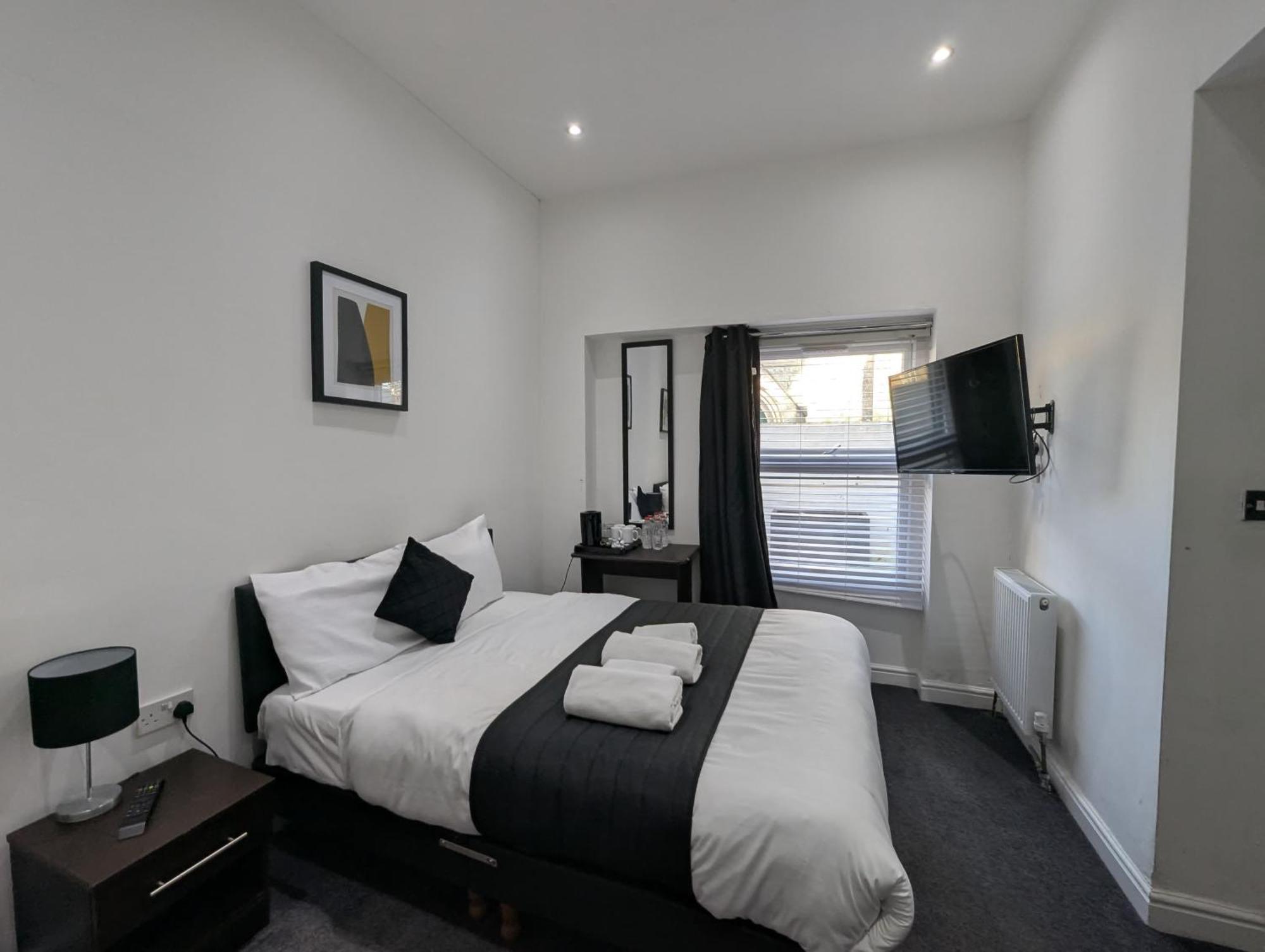 Firs alojamiento Hounslow Exterior foto
