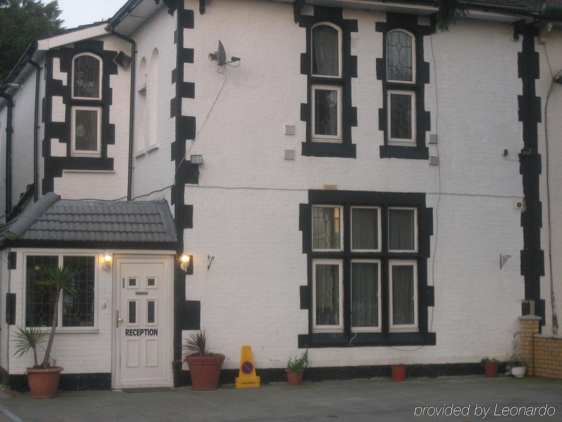 Firs alojamiento Hounslow Exterior foto
